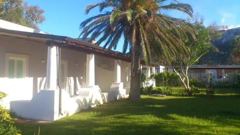 Residence I Pagghiari Bungalow Vulcano  Bagian luar foto