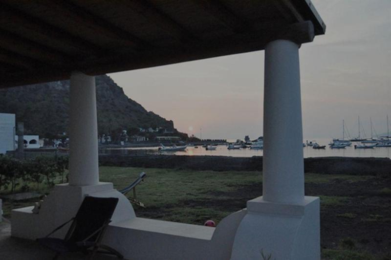 Residence I Pagghiari Bungalow Vulcano  Bagian luar foto