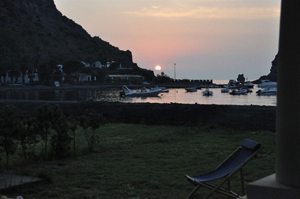 Residence I Pagghiari Bungalow Vulcano  Bagian luar foto